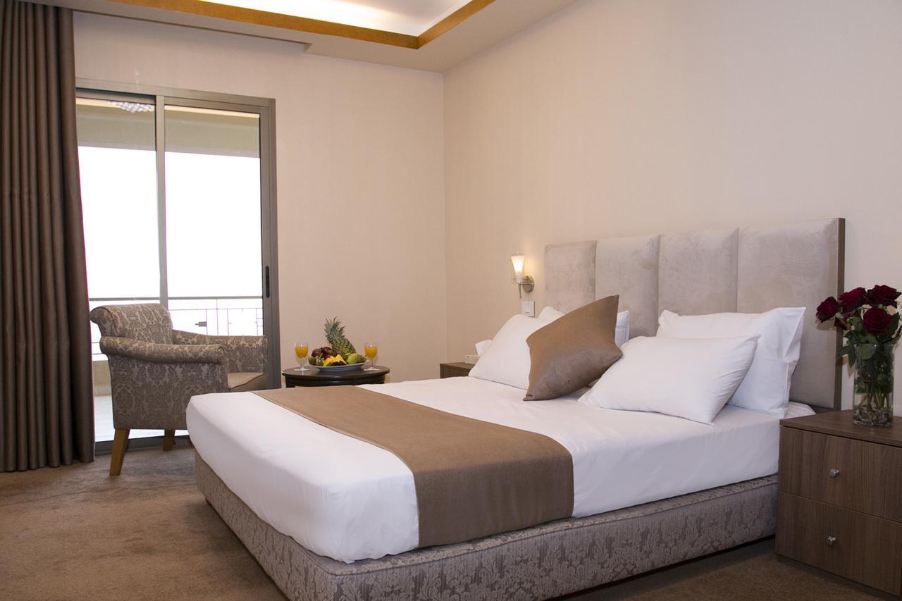 Bzommar Palace Hotel Jounieh Extérieur photo