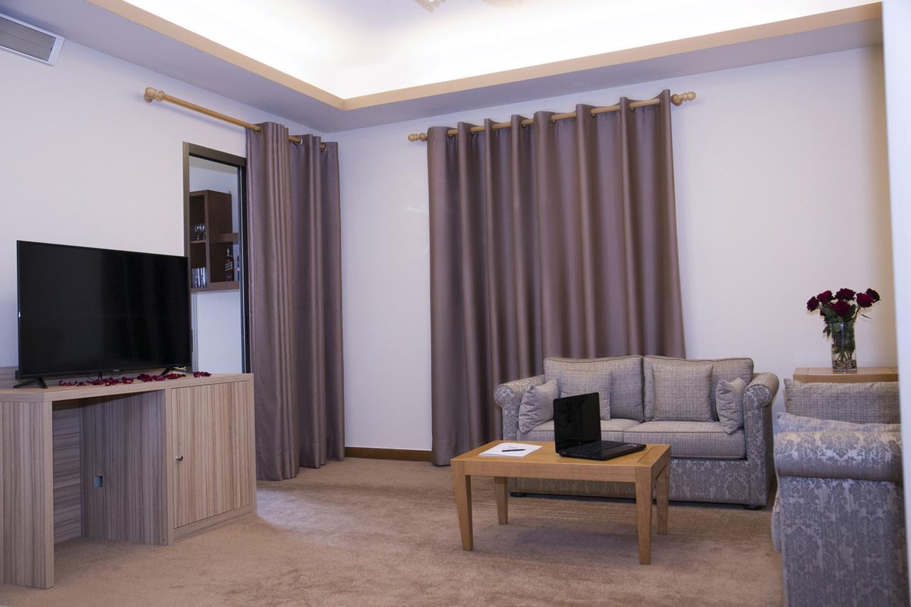 Bzommar Palace Hotel Jounieh Extérieur photo
