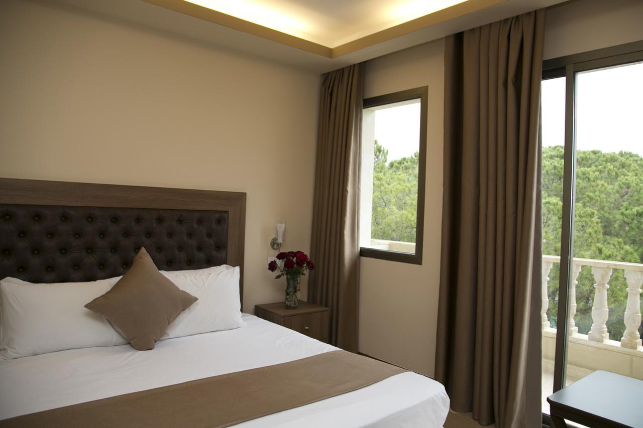 Bzommar Palace Hotel Jounieh Extérieur photo