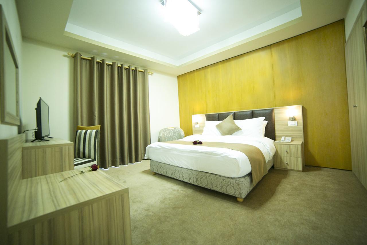Bzommar Palace Hotel Jounieh Extérieur photo