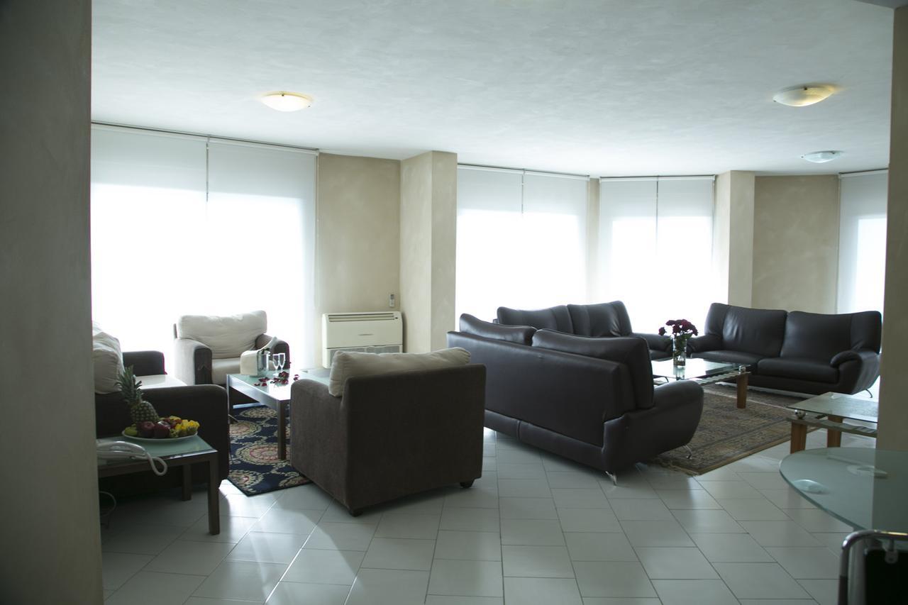Bzommar Palace Hotel Jounieh Extérieur photo