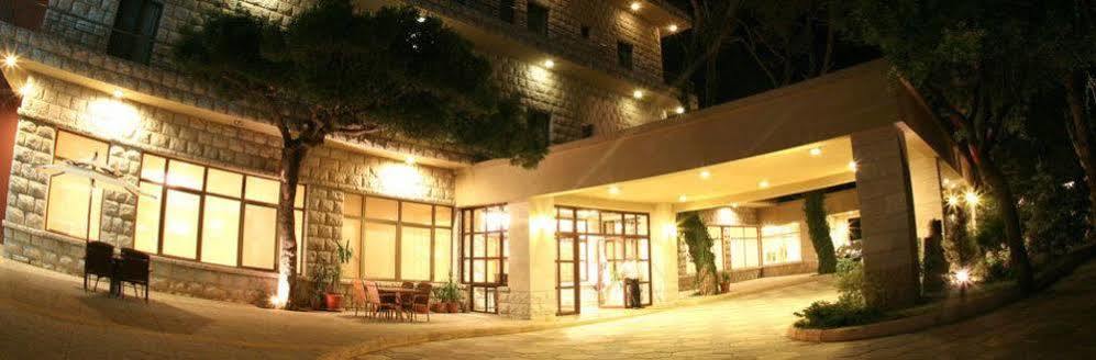 Bzommar Palace Hotel Jounieh Extérieur photo