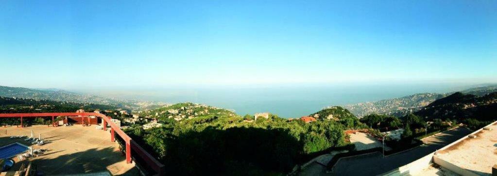 Bzommar Palace Hotel Jounieh Extérieur photo